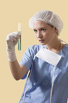 醫院全天護工多少錢一天？讓您了解護理服務費用與選擇