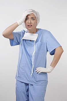 保姆介紹費(fèi)一次多少錢？揭秘服務(wù)背后的費(fèi)用與價(jià)值