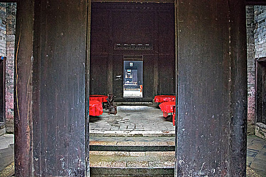照顧嬰兒月嫂多少錢？了解月嫂服務(wù)的價(jià)格與價(jià)值