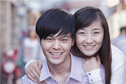 英國(guó)月嫂工資是多少錢？揭秘英國(guó)月嫂行業(yè)的真實(shí)收入