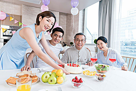 上海醫(yī)院護(hù)工多少錢一天？解密上海醫(yī)院護(hù)工費(fèi)用與服務(wù)