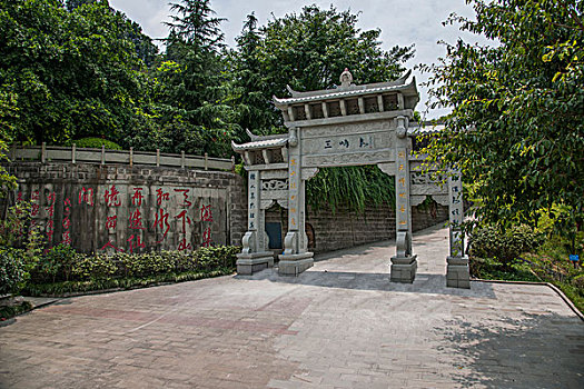 長(zhǎng)沙沙發(fā)護(hù)理多少錢(qián)一次？揭秘沙發(fā)護(hù)理的價(jià)值與效果！