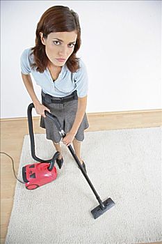 簡單護工多少錢一天？如何選擇適合的護工服務？