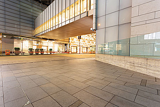 大連帶小孩保姆多少錢？了解大連保姆市場，選擇合適的幫手