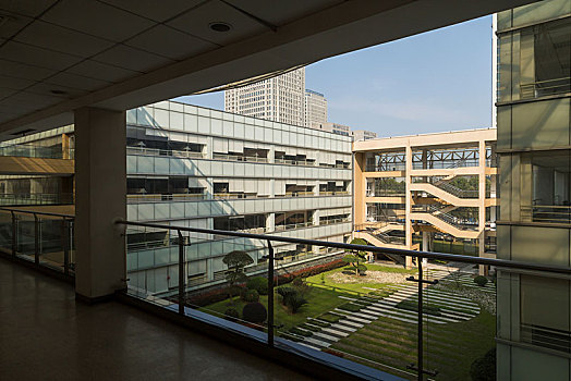 廣州一個鐘多少錢？揭開廣州鐘表市場的價格迷霧