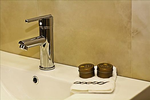 綿陽住家保姆多少錢？您需要了解的全方位信息！