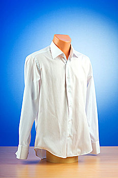 照顧半自理老人多少錢(qián)？全面了解老年人護(hù)理費(fèi)用及服務(wù)選擇