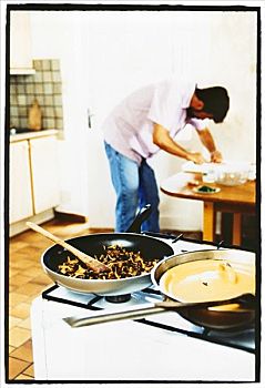 青島找個住家保姆多少錢？讓您輕松擁有貼心呵護！