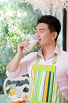 做飯多少錢一小時？揭開家庭廚師背后的真相