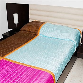 醫(yī)院做護(hù)工多少錢一天？了解價(jià)格與服務(wù)內(nèi)容，幫你做出明智選擇