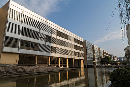 福州保姆一般多少錢一月？了解福州保姆市場，選擇合適的保姆服務