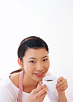 紐約的保姆多少錢一個(gè)月？揭秘高薪保姆市場(chǎng)的真實(shí)情況