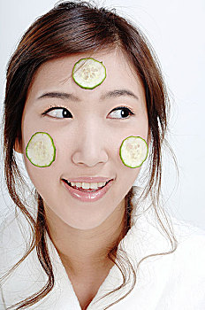 大連看孩子保姆多少錢？如何選擇適合的育兒保姆？