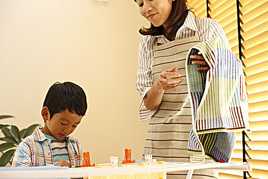 找小孩的保姆多少錢？了解市場價(jià)格，讓您輕松選擇合適的保姆