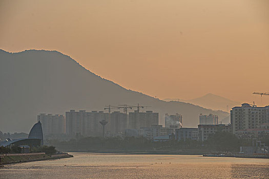 北京保潔要多少歲數(shù)？揭秘從業(yè)年齡背后的行業(yè)秘密
