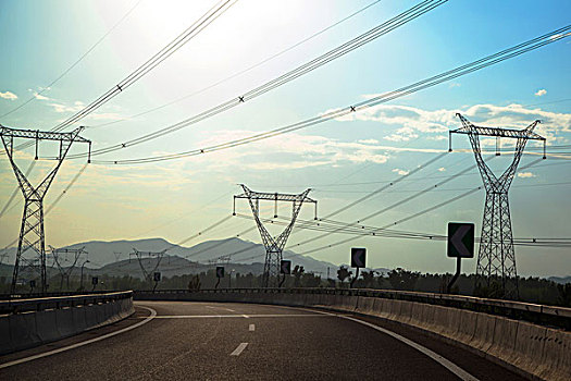 《緊急救援》預測票房破億，成就電影新高峰