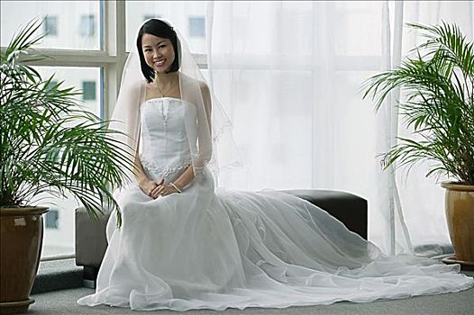 住家家政保姆月嫂多少錢？你了解這些服務(wù)的市場(chǎng)行情嗎？