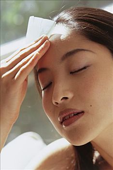深圳保姆一月多少錢？一站式了解深圳保姆的價格與服務