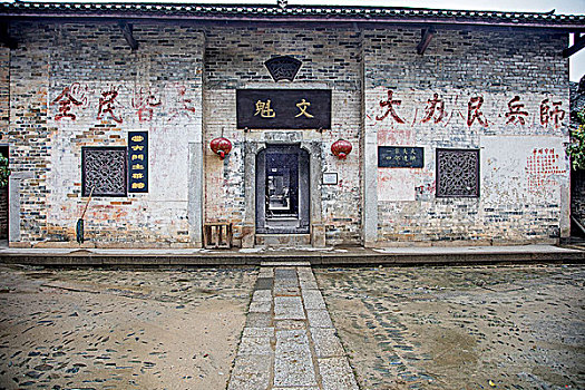 濟(jì)南找一個(gè)保姆多少錢？揭秘濟(jì)南保姆價(jià)格與選擇技巧