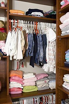 建德保姆多少錢？如何選擇合適的保姆服務？