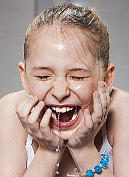 看小孩的保姆多少錢？如何選擇合適的保姆，保障孩子的健康與安全
