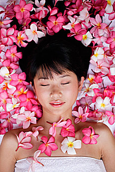 老人陪護(hù)一個(gè)月多少錢？揭秘養(yǎng)老服務(wù)的真實(shí)費(fèi)用與價(jià)值