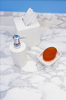 深圳龍華保姆多少錢？讓我們?yōu)槟议_服務(wù)背后的價格真相