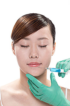保姆半天工多少錢一個(gè)月？解析家庭保姆費(fèi)用與市場(chǎng)趨勢(shì)