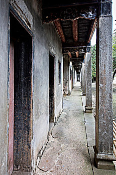長沙孩子保姆價(jià)格多少？了解市場行情，讓選擇更明智