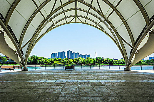 2015年保姆工資大揭秘：一文了解行業薪資現狀與前景