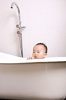 廈門帶小孩保姆多少錢？選擇合適的保姆，讓育兒無(wú)憂