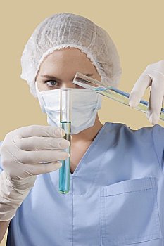 雇保姆照顧老人多少錢？揭開背后的真實費用和選擇技巧