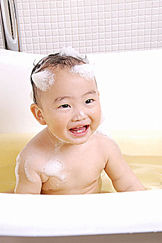 杭州孩子保姆價(jià)格多少？如何選擇合適的育兒保姆？