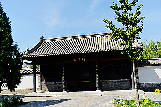 上海月嫂價格是多少？如何選擇最適合您的月嫂服務？