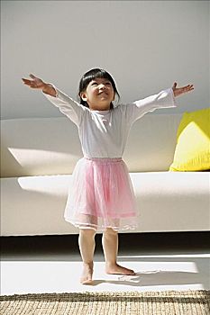 2015保姆工資多少？揭秘家庭服務(wù)行業(yè)薪資變化