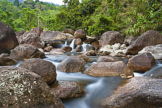 山東住家保姆工資多少？了解山東保姆薪資的市場趨勢與背后因素