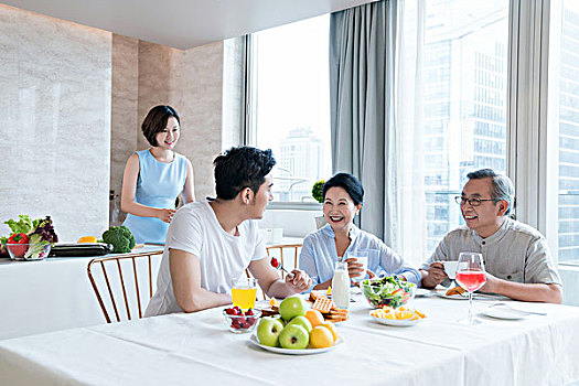 北京保姆服務(wù)費(fèi)用揭秘：不住家保姆到底多少錢？