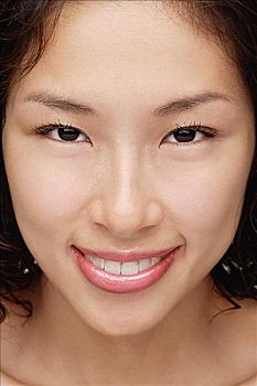 上海找一個(gè)月嫂多少錢(qián)？讓您了解月嫂價(jià)格背后的秘密！