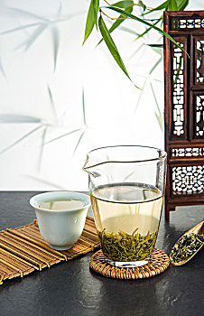 秦皇島保姆工資揭秘：高薪背后的行業潛力