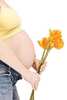 北京帶嬰幼兒工資多少？揭秘新時代職場父母的薪資現狀