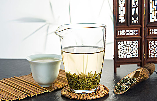 深圳做保姆工資多少？揭秘深圳保姆行業薪資現狀與發展前景