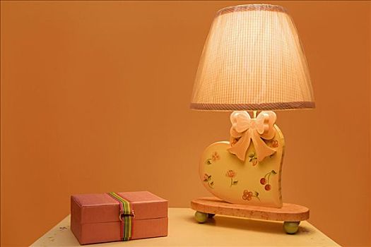 愛君家政加盟多少錢？讓您輕松邁入家政行業的黃金時代