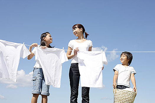 沈陽(yáng)家政保姆多少錢(qián)一個(gè)月？揭秘家庭服務(wù)市場(chǎng)的真實(shí)價(jià)格