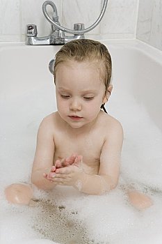 合肥帶小孩保姆價格多少？讓你輕松找到合適的保姆，打造無憂育兒生活