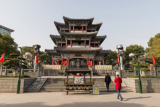 安順月嫂一般多少錢？選擇合適月嫂的關(guān)鍵因素