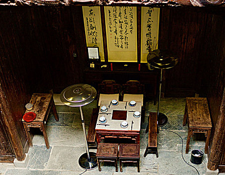 醫(yī)院護(hù)工多少錢(qián)一天？揭秘護(hù)工服務(wù)費(fèi)用與選擇指南