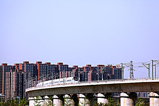 濟(jì)南找保姆多少錢(qián)？揭開(kāi)濟(jì)南保姆費(fèi)用的真相