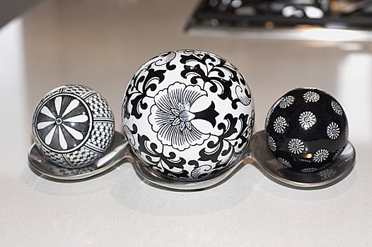鞋子清洗價格多少？揭秘鞋類護(hù)理市場的價格趨勢