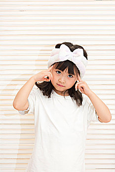 保姆加看孩子多少錢？你值得了解的家庭服務費用指南