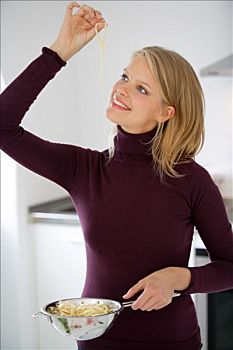 杭州照顧老人保姆多少錢？解密家庭護(hù)理的費(fèi)用與服務(wù)